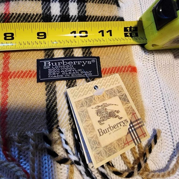 Nwt Burberry plaid fringe scarf - Picture 3 of 3